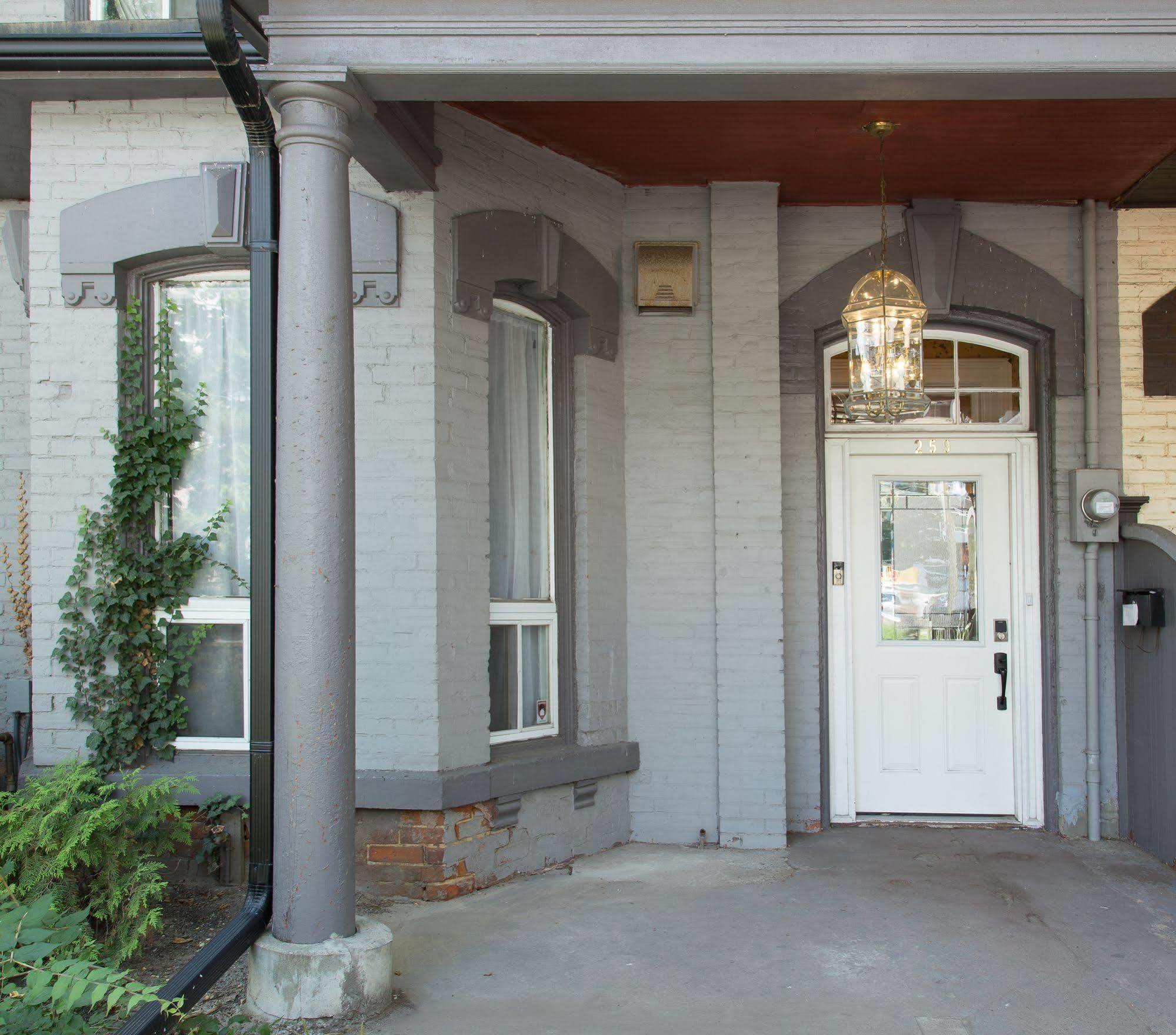 Elevate Room Toronto Exterior photo